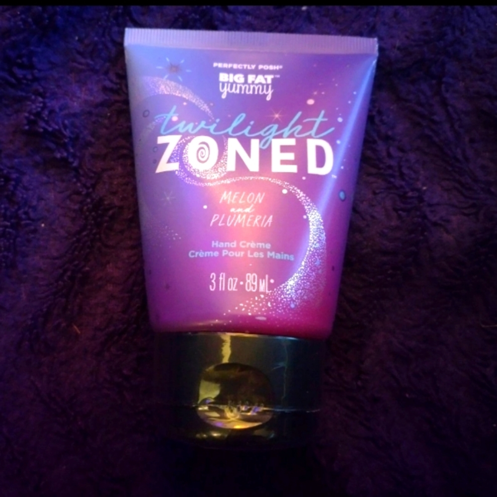 Perfectly Posh Twilight Zone NWT